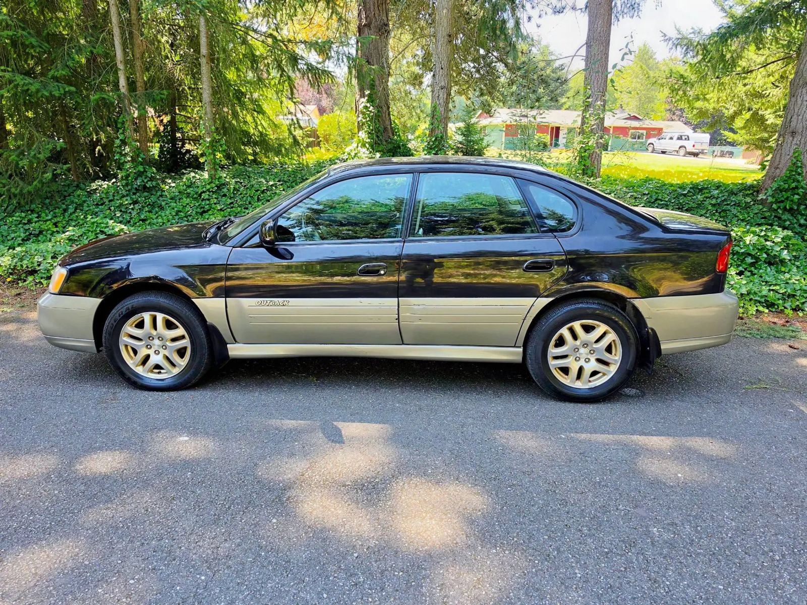Used 2001 Subaru Outback Limited AWD/4WD image 2