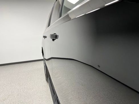 Used 2025 Chevrolet Suburban LT w/ Comfort Package image 11