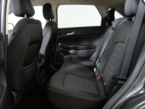 Used 2020 Ford Edge SE FWD image 18