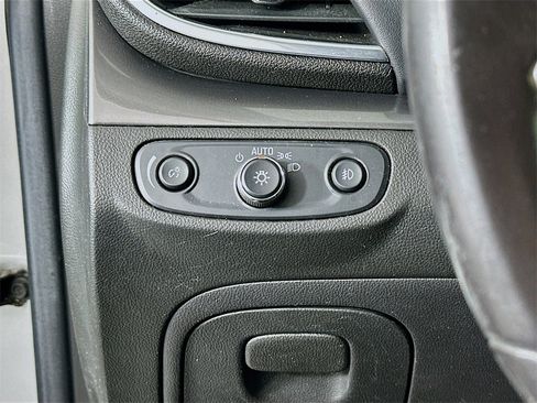 Used 2017 Buick Encore Preferred image 10