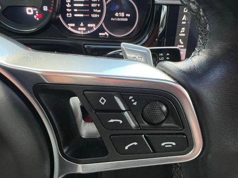Used 2018 Porsche Panamera 4S image 33