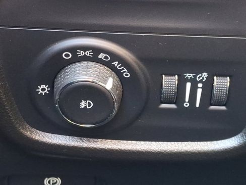 Used 2023 Jeep Grand Cherokee Overland w/ Luxury Tech Group IV image 26