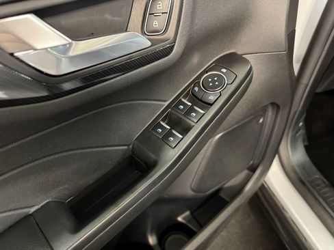 Used 2025 Ford Escape ST-Line AWD/4WD image 13
