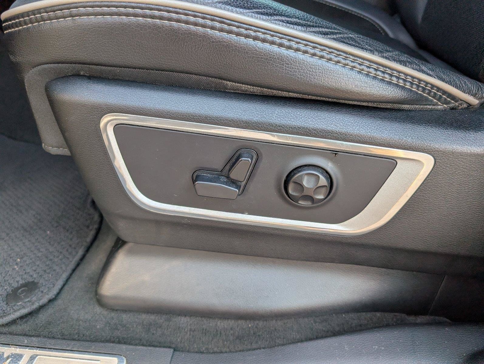 Used 2020 RAM 1500 Laramie w/ Sport Appearance Package AWD/4WD image 16