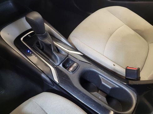 Used 2022 Toyota Corolla LE FWD image 26