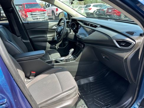 Used 2021 Buick Encore GX Select FWD image 19