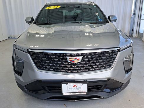 Used 2024 Cadillac XT4 Premium Luxury image 3