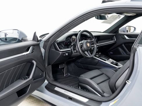 Used 2023 Porsche 911 Turbo image 7