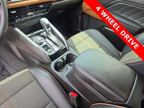 Used 2024 GMC Canyon AT4 AWD/4WD image 25