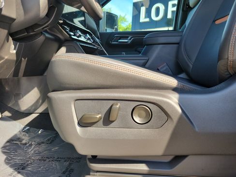 Used 2026 GMC Sierra 2500 AT4 image 13