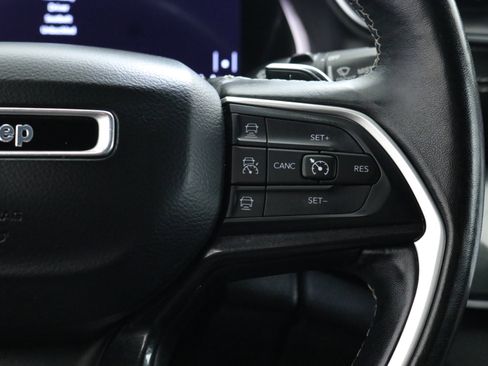 Used 2021 Jeep Grand Cherokee L Laredo image 14