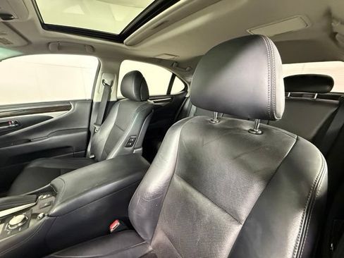 Used 2014 Lexus LS 460 w/ Comfort Package RWD image 11