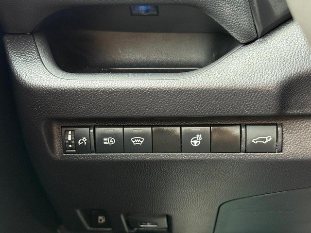 Used 2025 Toyota RAV4 XSE w/ Weather Package AWD/4WD image 29