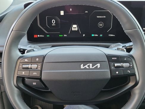 Used 2025 Kia EV6 Light RWD image 8