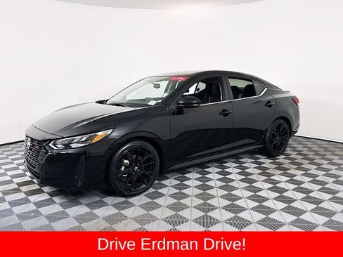 Used 2025 Nissan Sentra SR w/ Midnight Edition FWD image 3