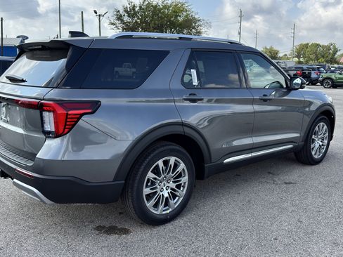 New 2026 Ford Explorer Platinum image 3