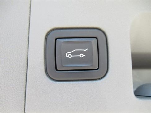 Used 2023 Cadillac XT5 Premium Luxury w/ Technology Package FWD image 38
