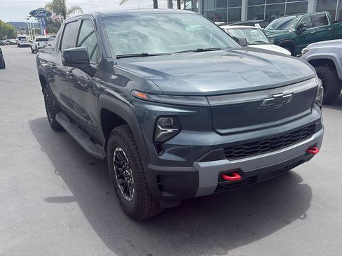 Used 2026 Chevrolet Silverado EV Trail Boss AWD/4WD image 3