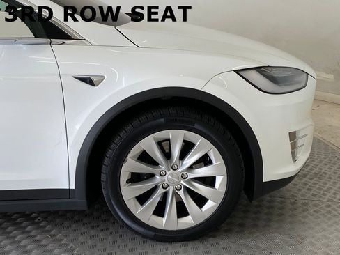 Used 2020 Tesla Model X Long Range image 11