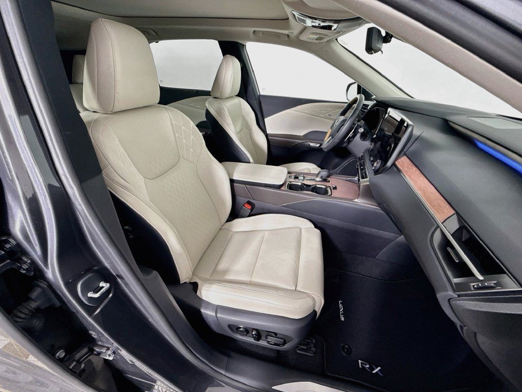Used 2025 Lexus RX 350 AWD w/ Convenience Package image 30