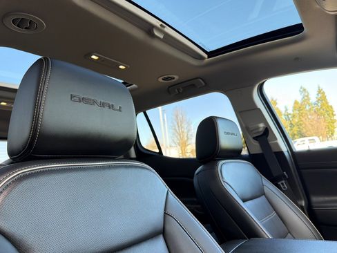 Used 2023 GMC Acadia Denali w/ Black Diamond Edition image 18