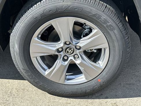 Used 2025 Toyota RAV4 XLE image 8