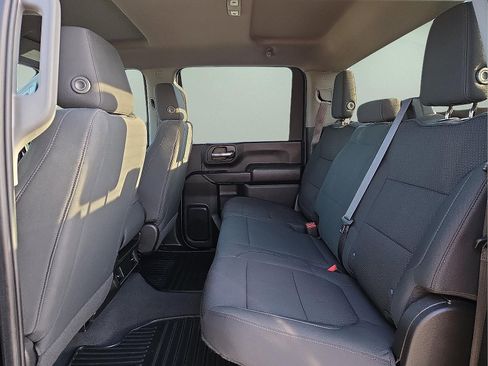 Used 2022 Chevrolet Silverado 2500 Custom w/ Custom Value Package image 7