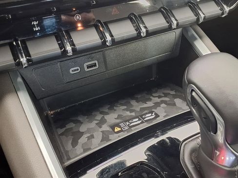 Used 2023 Chevrolet Colorado ZR2 w/ Desert Boss Special Edition image 7