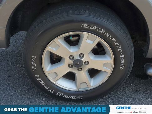 Used 2003 Ford Explorer XLT image 5