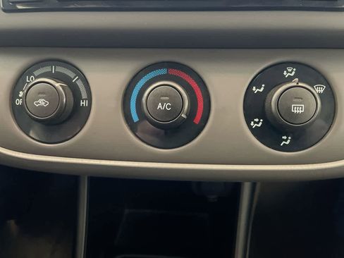 Used 2002 Toyota Camry LE image 17