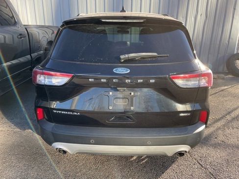Used 2020 Ford Escape Titanium image 7
