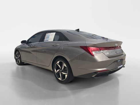 Used 2023 Hyundai Elantra Limited FWD image 5