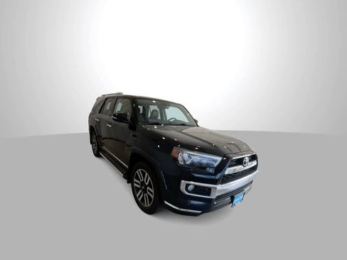 Used 2017 Toyota 4Runner Limited AWD/4WD image 2