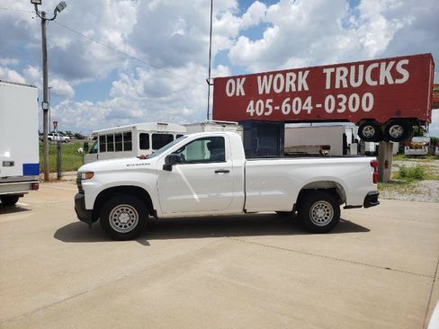 Used 2019 Chevrolet Silverado 1500 W/T RWD image 2