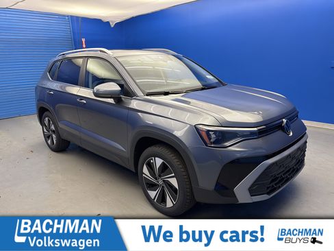 New 2026 Volkswagen Taos SE image 1