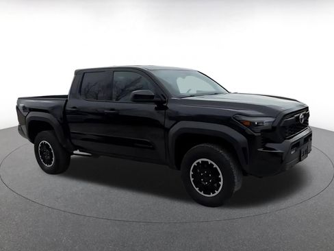 Used 2025 Toyota Tacoma SR image 15