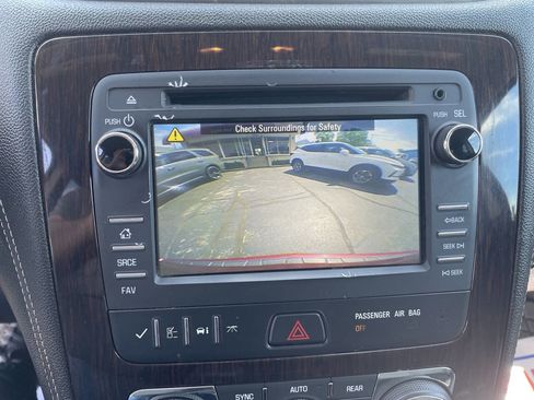 Used 2017 Chevrolet Traverse LT AWD/4WD image 25