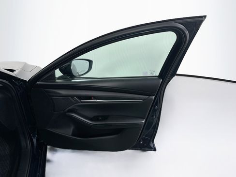 Used 2025 MAZDA MAZDA3 s FWD image 32