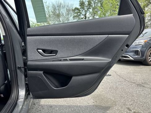 New 2026 Hyundai Elantra Limited FWD image 18