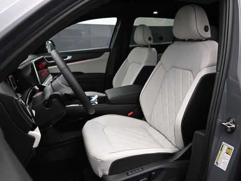 New 2025 Volkswagen Atlas Cross Sport SEL Premium R-Line AWD/4WD image 9
