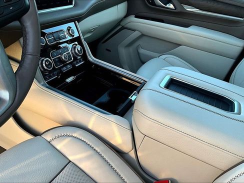 Used 2023 GMC Yukon Denali w/ Max Trailering Package AWD/4WD image 18