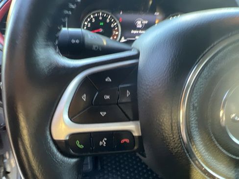 Used 2020 Jeep Renegade Trailhawk w/ Cold Weather Group image 18