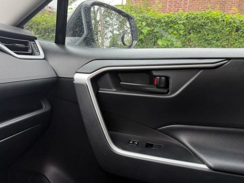 Used 2020 Toyota RAV4 LE w/ All Weather Liner Package AWD/4WD image 19