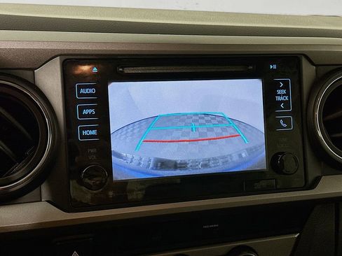 Used 2018 Toyota Tacoma SR5 image 19