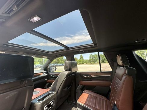 Certified 2024 GMC Yukon Denali Ultimate AWD/4WD image 32