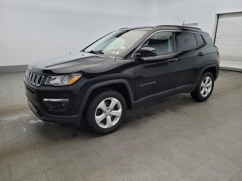 Used 2019 Jeep Compass Latitude w/ Popular Equipment Group AWD/4WD image 2