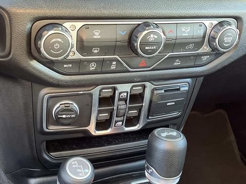 Certified 2025 Jeep Wrangler Unlimited Sport AWD/4WD image 26