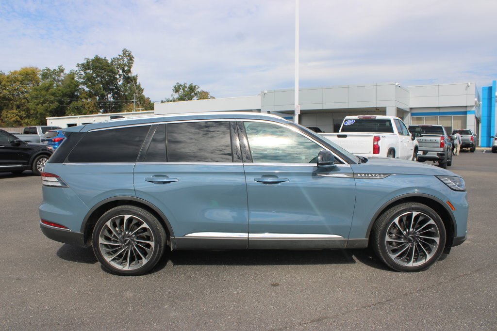 Used 2025 Lincoln Aviator Reserve w/ Luxury Package RWD image 11