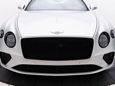 Used 2024 Bentley Continental GT image 20