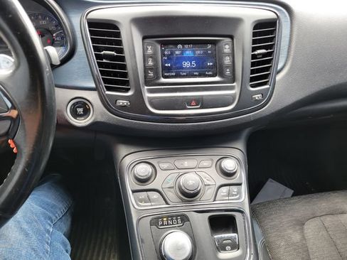 Used 2015 Chrysler 200 S FWD image 10